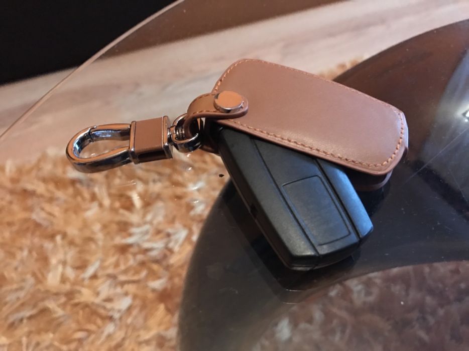 467547497_3_1000x700_etui-na-kluczyk-bmw-e90-e92-e60-e92-x1-x5-m3-skora-brazowe-akcesoria-telefoniczne.jpg